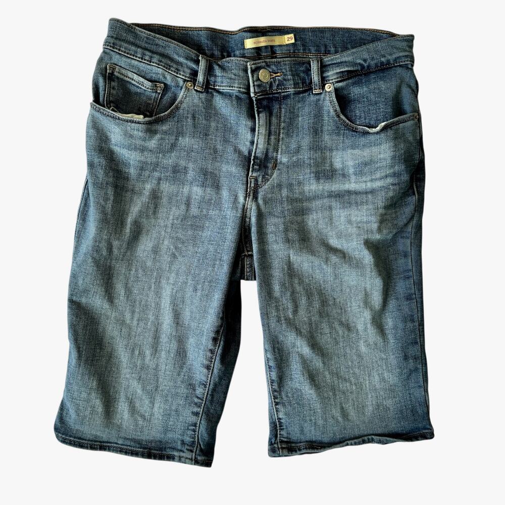 Levi’s Regular Wash Bermuda Shorts Size 29